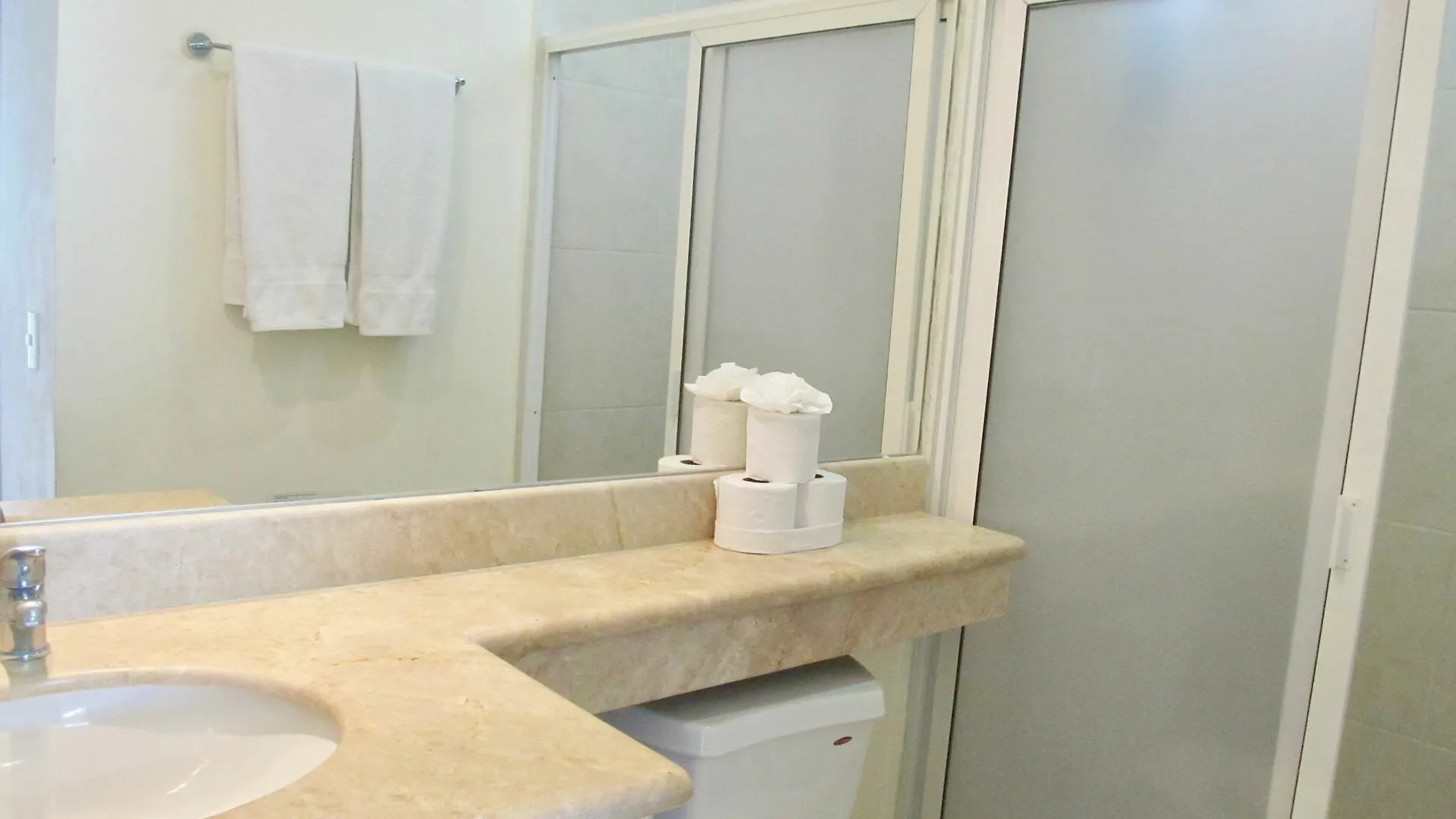 Condo Pacifico By Playa Paradise Playa del Carmen Hotel