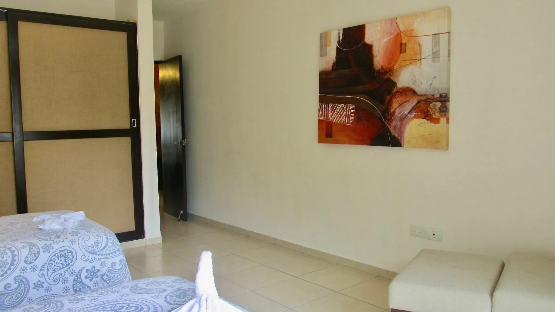 Hotel Condo Pacifico By Playa Paradise Playa del Carmen